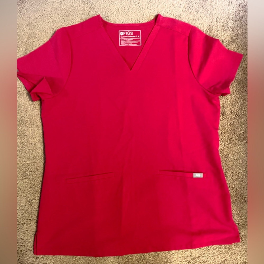 Figs ULTRA ROSE casma three pocket scrub top